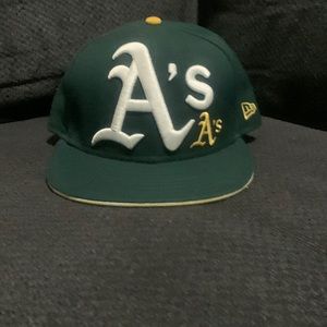 Excellent authentic new era Oakland A’s fitted baseball cap size 7 3/4